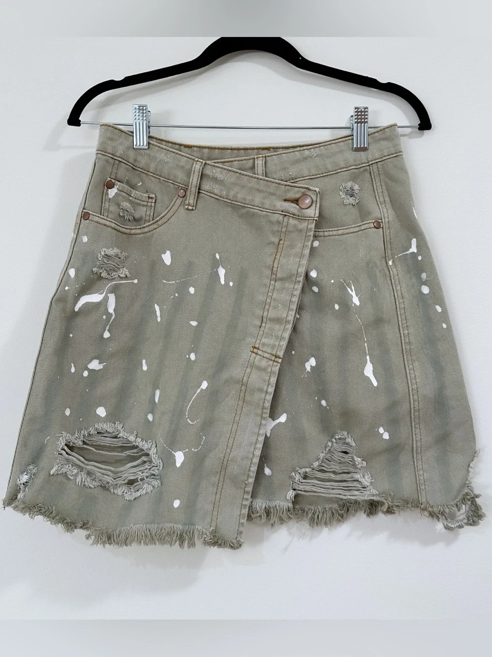 NWT Easel Los Angeles Distressed Denim Skirt Khaki Size Medium